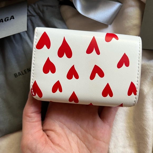 Balenciaga Cash Heart Print Mini Wallet - Picture 7 of 11